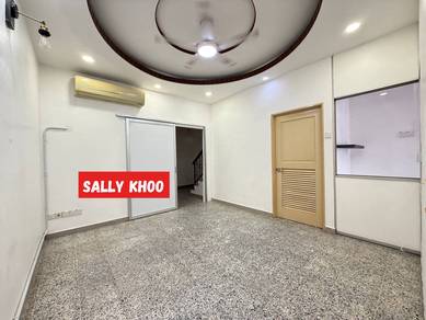 2-storey Terraced House For Sale in Jelutong,PNG