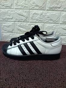 uk7.5 Adidas Superstar II Sneakers