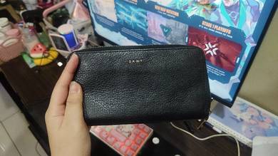 dkny long wallet original good condition 