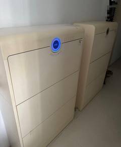 Smart shoe cabinet