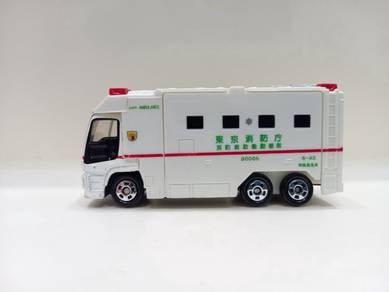 Tomica No. 116 Super Ambulance (2008) Isuzu Giga