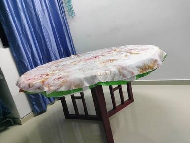 Meja makan
