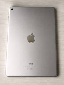 iPad 6th Gen 128GB WiFi + Apple Pencil Set