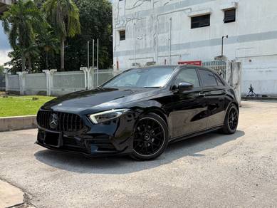 Mercedes Benz A180 180 AMG (CBU) in Bandar Puteri Puchong, SGR