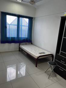 Condominium For Rent in Avenue D'Vogue