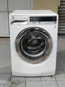 Electrotlux inverter front load hot washer 11/kg