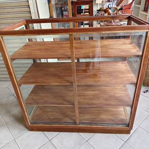 Antique Kayu Seraya Glass Display Cabinet Kaca