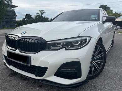BMW 330i 30i M SPORT in Seri Kembangan, SGR