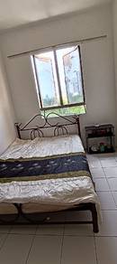Room in Jelutong, PNG