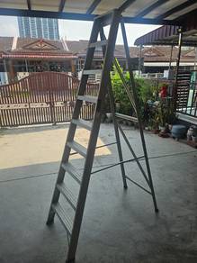 Good and working condition 9 step ladder 