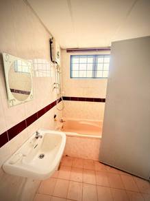 Condominium For Rent in Endah Regal