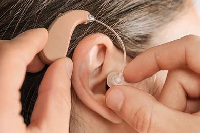 Hearing aid ric type like new