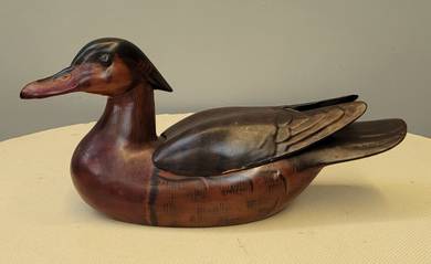 Wooden lacquered duck trinket box
