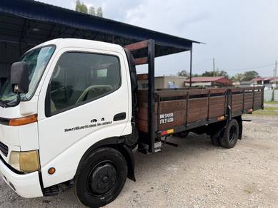Hino Cargo 17ft