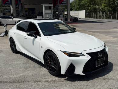 Lexus IS 300 F SPORT MODE BLACK in Johor Bahru, JHR