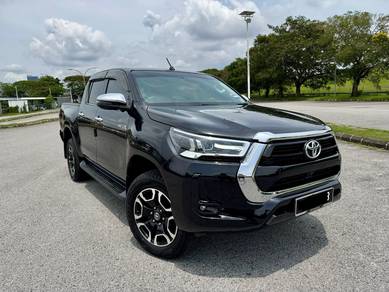 2023 Toyota Hilux V