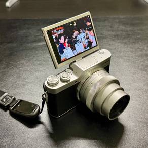 Lumix GF9