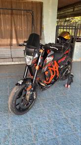 KTM 690 Duke R