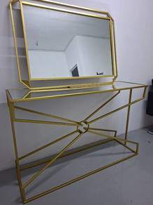 Console and Hangging Mirror