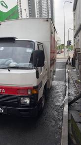 Lori Toyota Dyna 1 Tan BOX