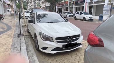 Mercedes Benz CLA200 200 (CBU) in Puchong, SGR