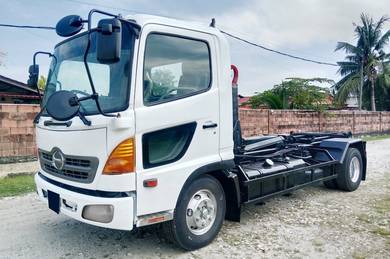 *HINO FC6J AMROLL 14FT REBUILD 2P 7500KG Lorry #22