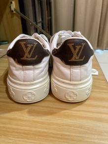 Luxury Louise Vuitton shoes