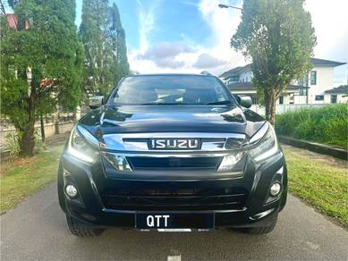 Isuzu D-Max V-CROSS PREMIUM in Kuching, SWK