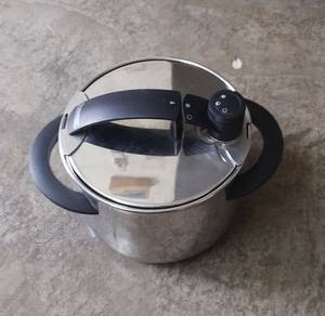pressure cooker