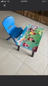 kids table and chair