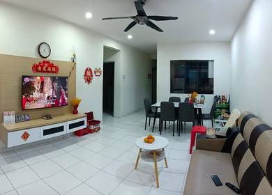 Condominium For Sale in Scott Towers @ Larkin JB