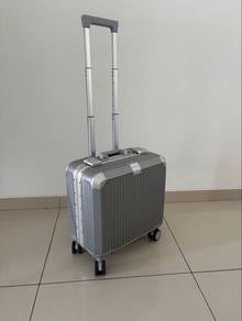 18 inch carry-on suitcase luggage silver