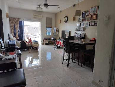Townhouse Condo For Sale in Taman Lagenda Mas