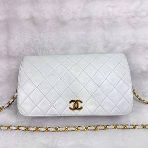 Chanel White Matelasse Lambskin GHW Chain Bag WOC