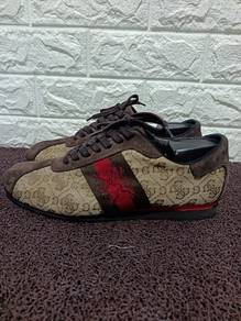 Uk7.5 Guess Sneakers