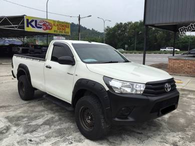Toyota Hilux SINGLE CAB in Gombak, KUL