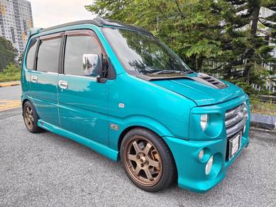 Perodua Kenari EZ AERO in Bandar Saujana Putra, SGR