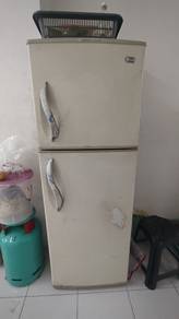 LG refrigerator with freezer 