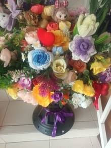 plastic flowers with stand 