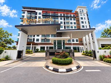Condominium For Rent in Royal Richmond Gold
