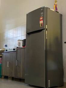 peti sejuk LG 5 star dan almari dapur