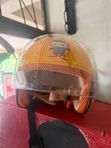 Helmet kanak-kanak