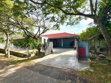 Bungalow House For Sale in Seri Kembangan,SGR