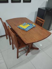Dining Table and Three Chairs 