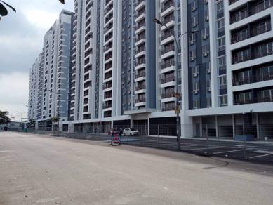 Service Residence For Sale in Sentrovue