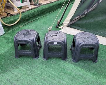 3 plastic stool