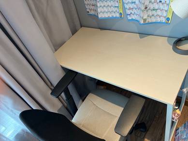 Nitori desk and chair set