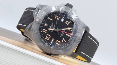 Breitling Avenger GMT 45mm Night Mission