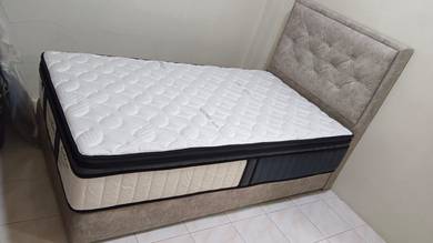Like-new super single bed frame + mattress