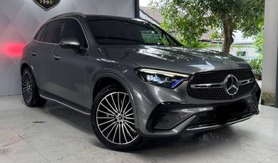 Mercedes Benz GLC300 300 4MATIC AMG LINE in Johor Bahru, JHR